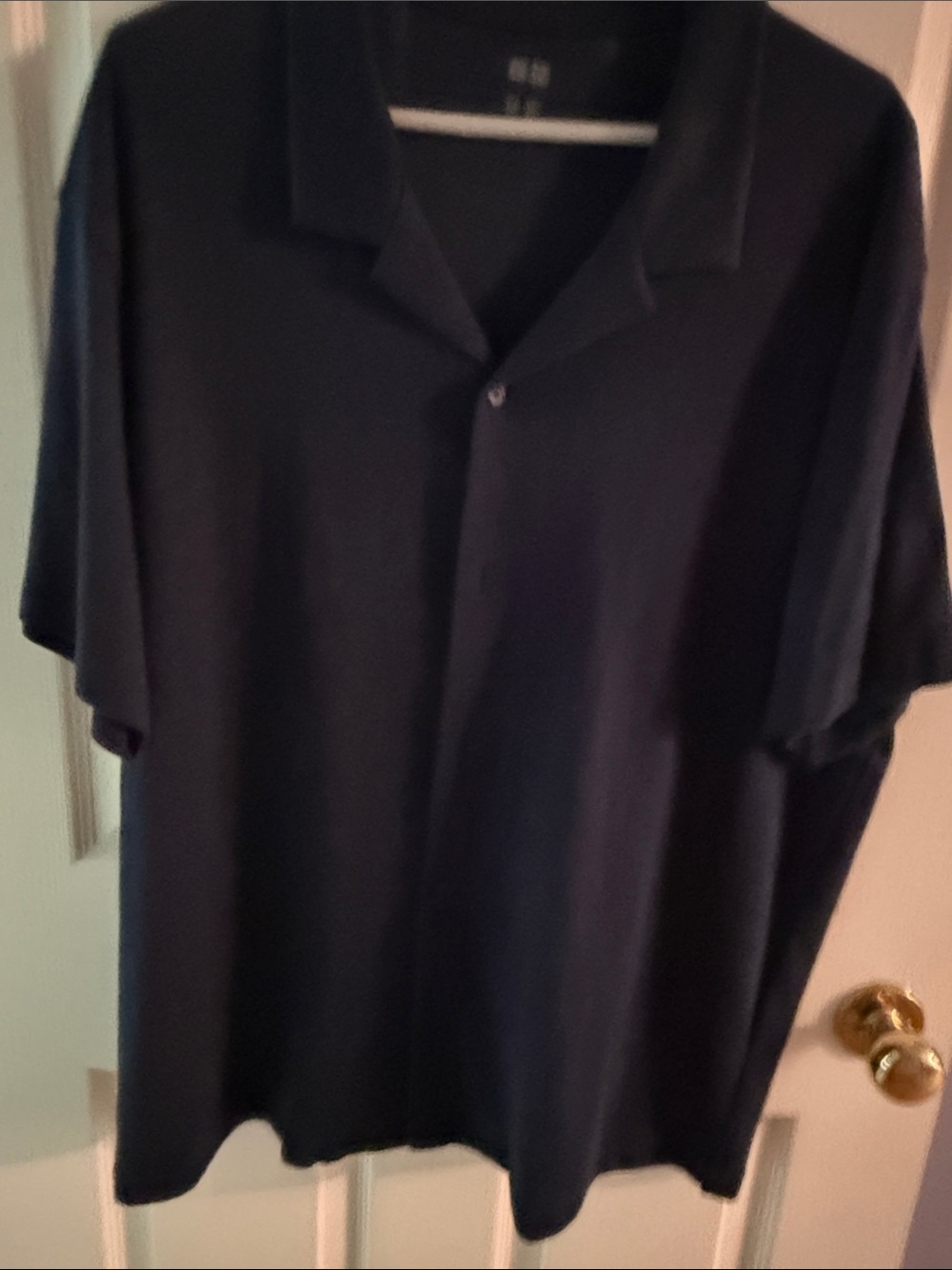 Uniqlo Men's Navy Short-Sleeve Button-Down Shirt